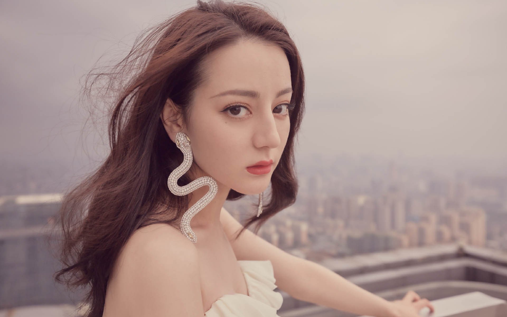 米兰体育官网-足球基层赛事直播推动群众关注热度，足球赛事活动