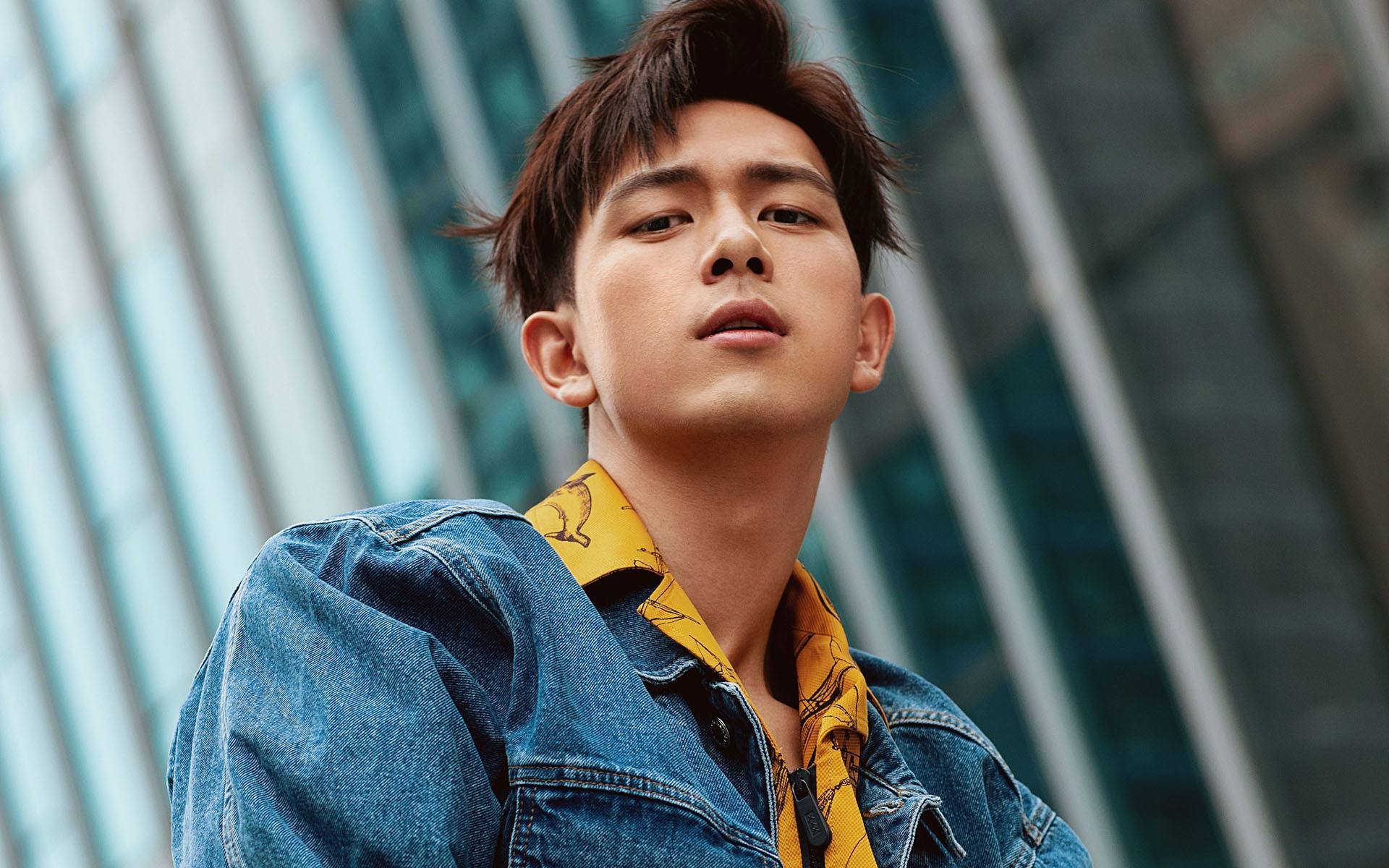 米兰体育-女子篮球训练注重防守协作提升整体防守水平，女子篮球基础训练动作