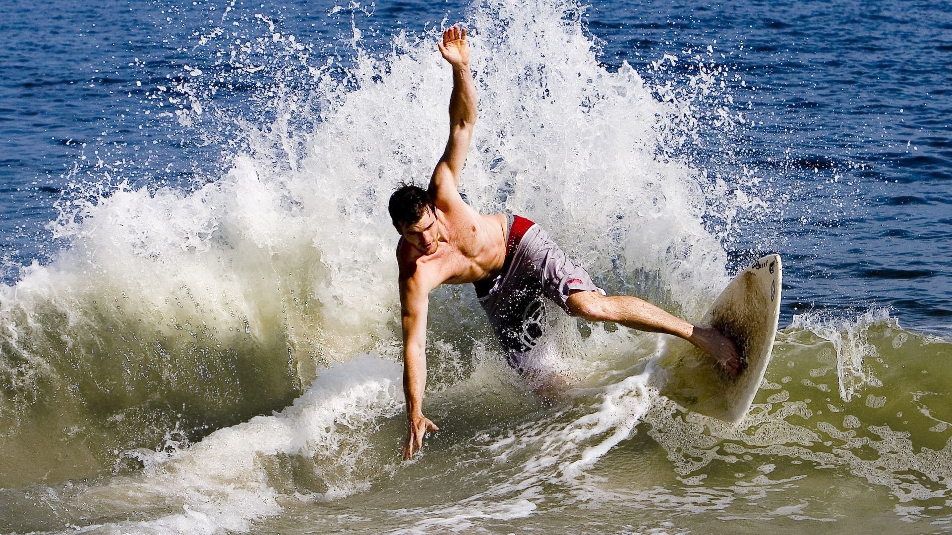 欧冠媒体评分：中后卫组合成为多支球队评分最高位置